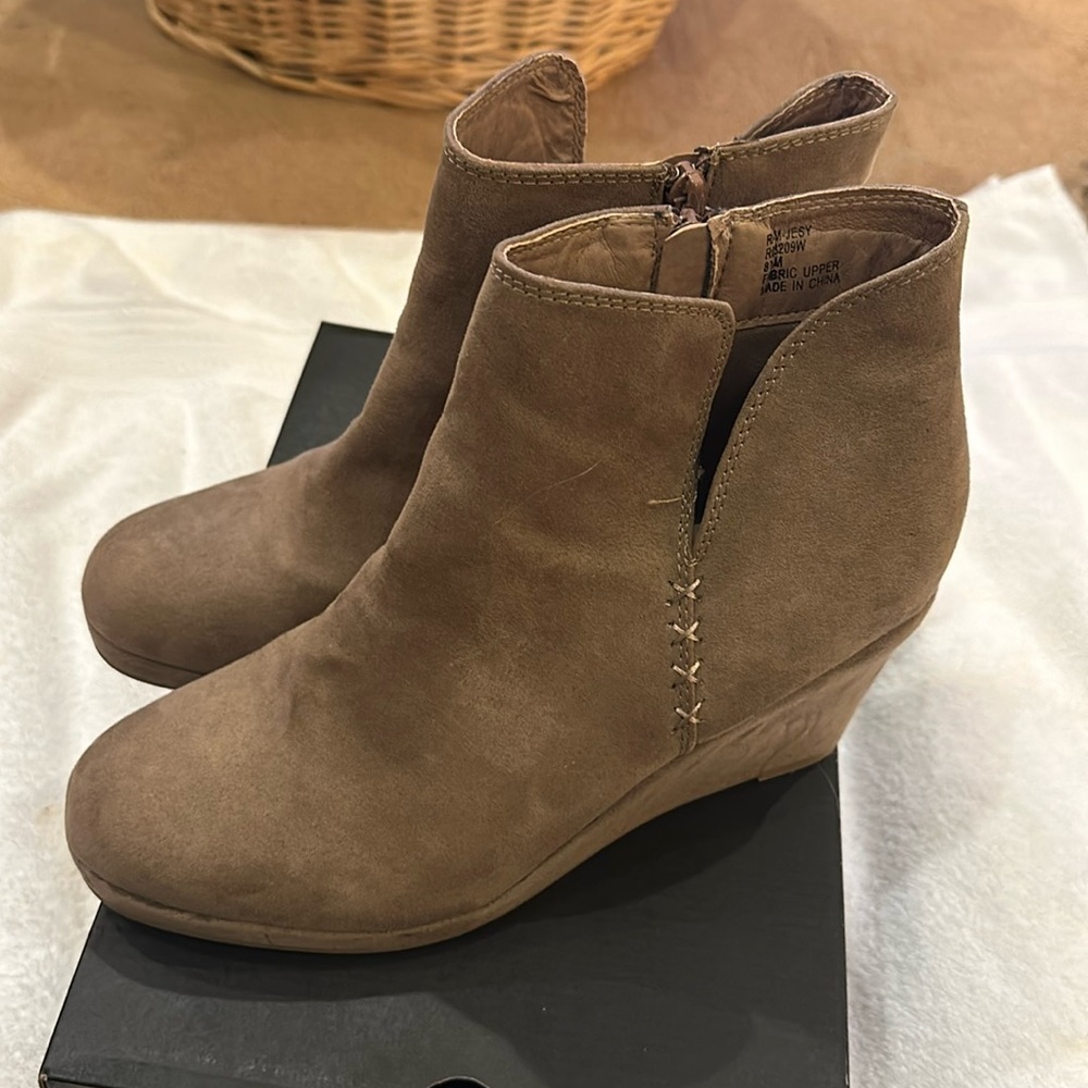 Rampage Wedges size 8.5